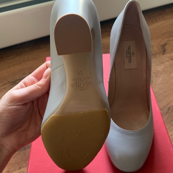 Valentino Pumps. Size 38. - Picture 3 of 5